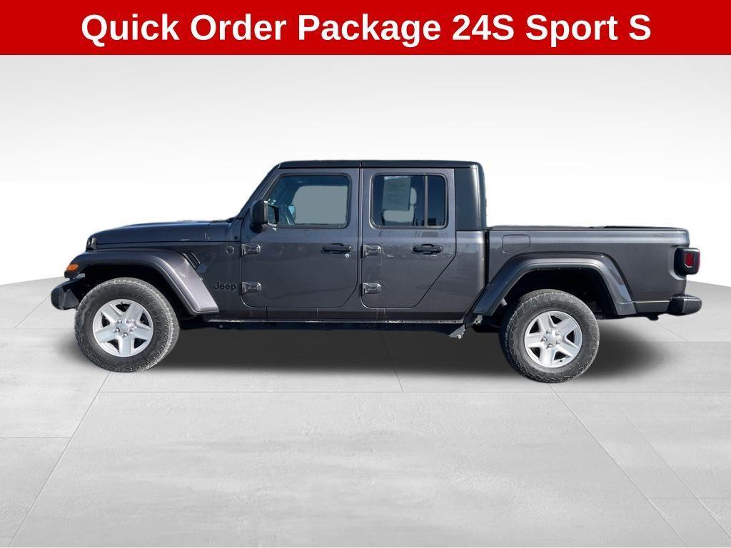 used 2022 Jeep Gladiator car, priced at $29,338