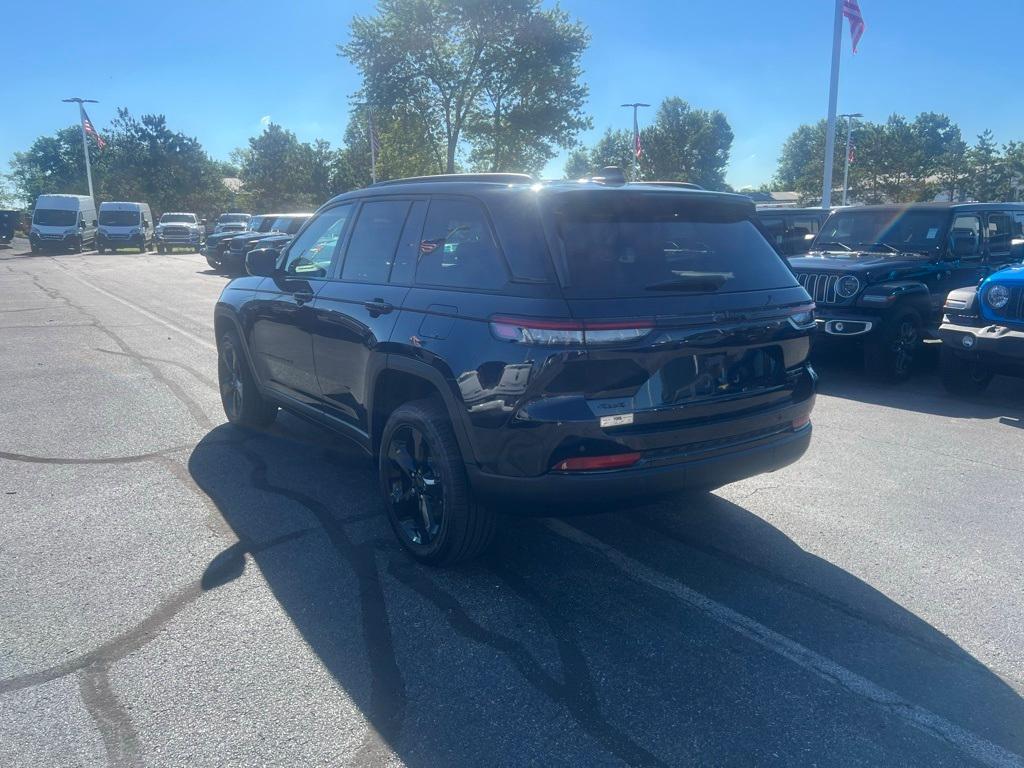 new 2024 Jeep Grand Cherokee car, priced at $45,310