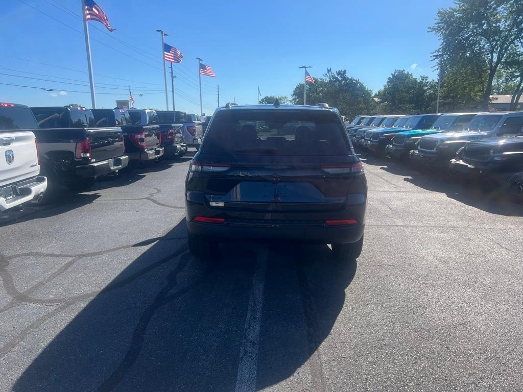 new 2024 Jeep Grand Cherokee car, priced at $45,310