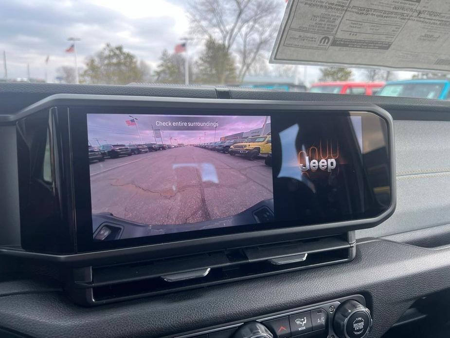 new 2024 Jeep Gladiator car, priced at $33,735