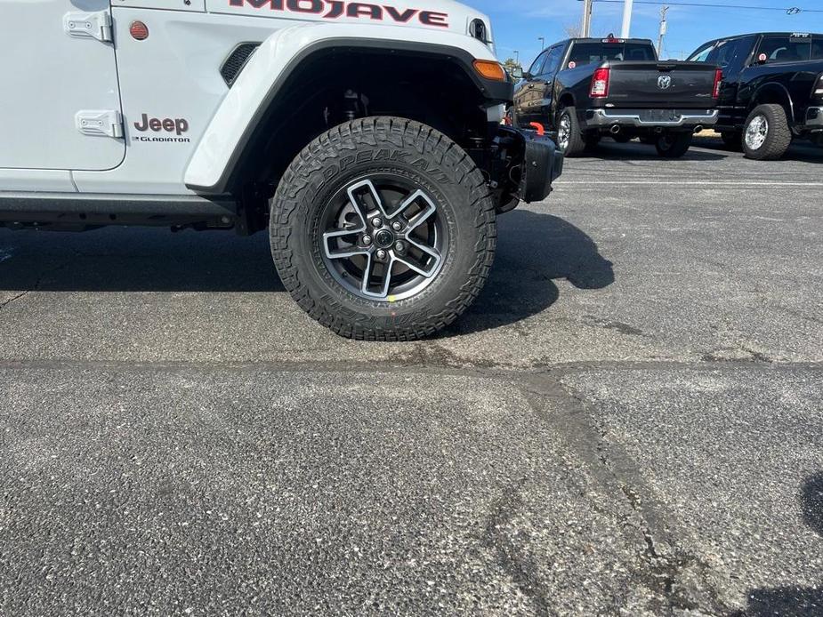 new 2024 Jeep Gladiator car, priced at $58,994