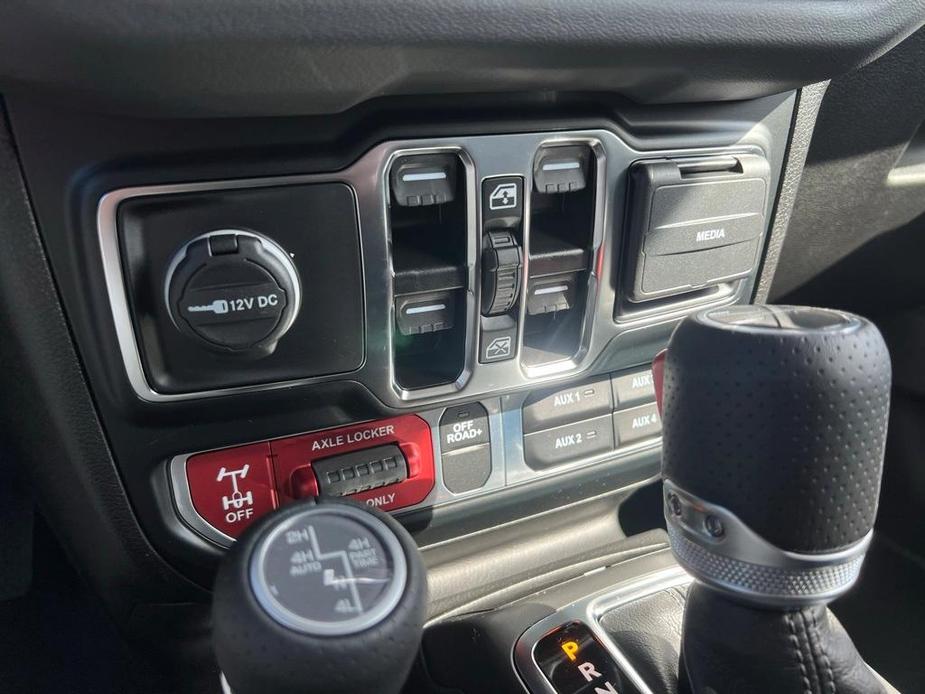 new 2024 Jeep Gladiator car, priced at $58,994