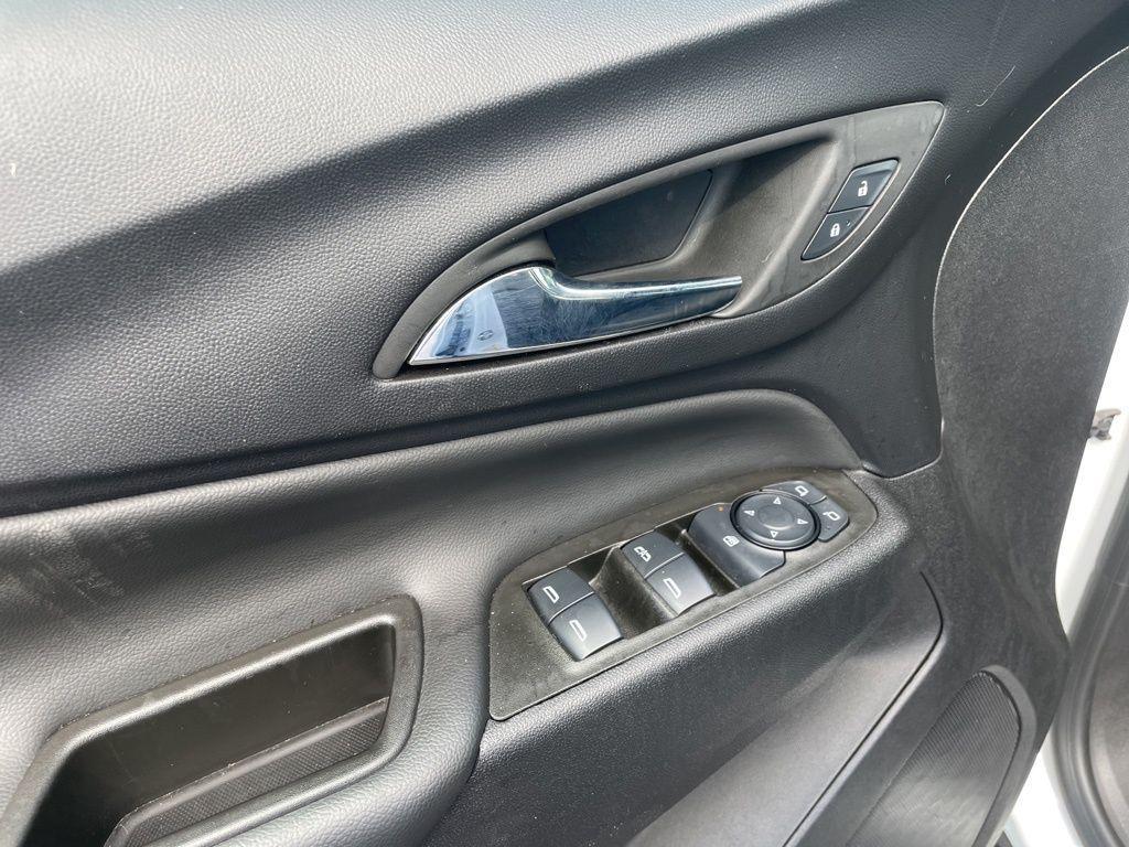 used 2024 Chevrolet Equinox car, priced at $22,306