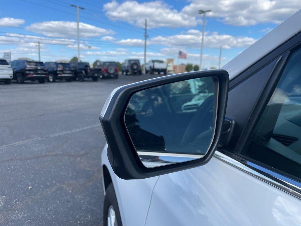 used 2024 Chevrolet Equinox car, priced at $22,306