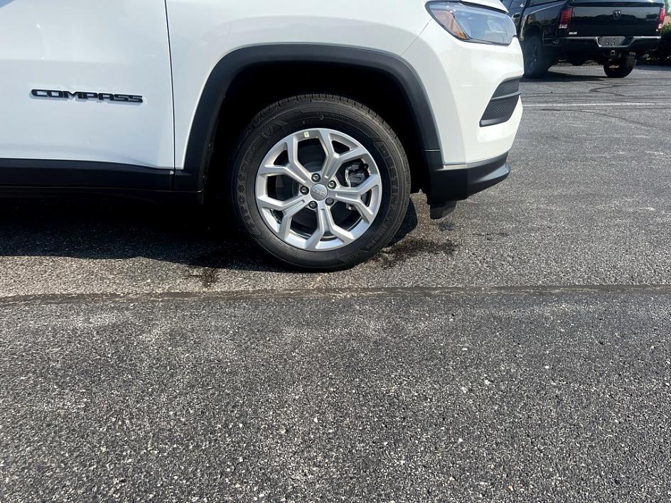 new 2024 Jeep Compass car, priced at $23,275