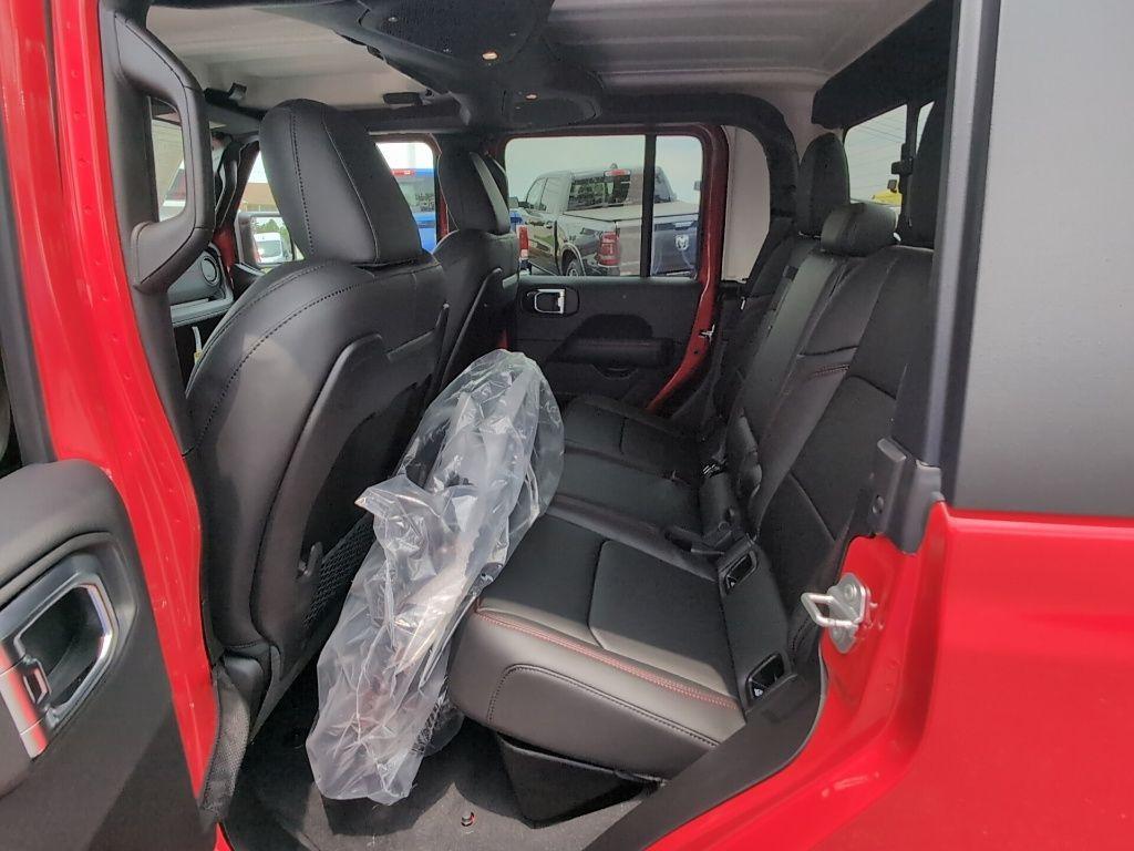 new 2025 Jeep Gladiator car, priced at $52,175