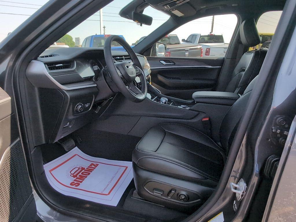 new 2025 Jeep Grand Cherokee L car, priced at $52,537