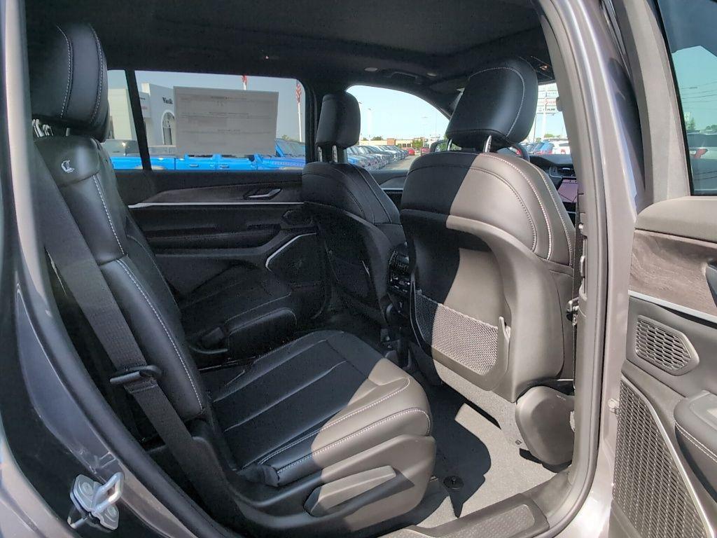 new 2025 Jeep Grand Cherokee L car, priced at $52,537