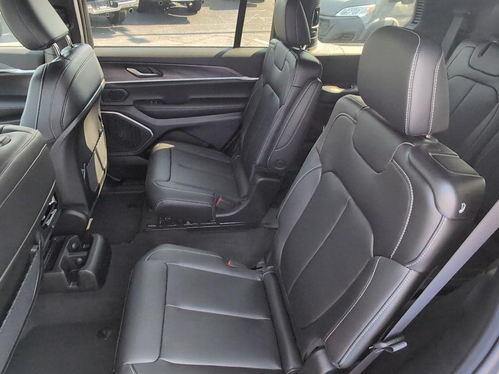new 2025 Jeep Grand Cherokee L car, priced at $52,537