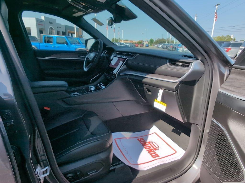 new 2025 Jeep Grand Cherokee L car, priced at $52,537