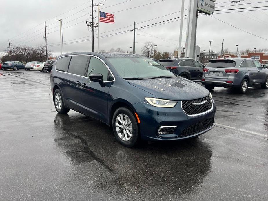 new 2025 Chrysler Pacifica car, priced at $53,725