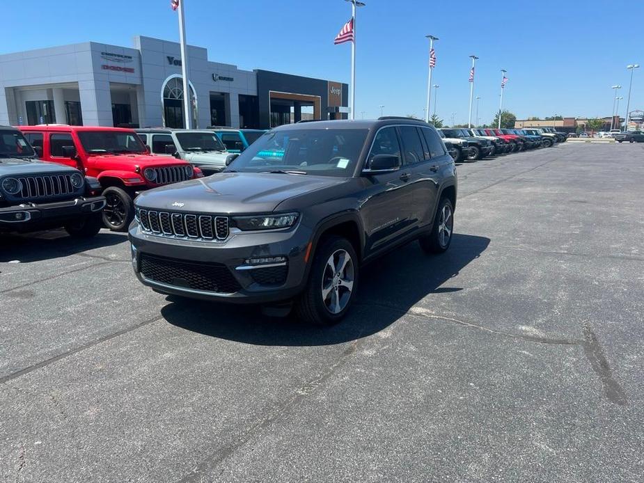 new 2024 Jeep Grand Cherokee car, priced at $51,872