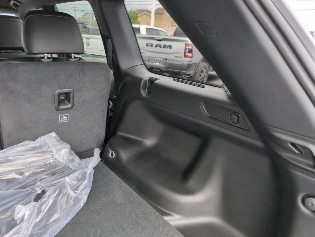 new 2025 Jeep Grand Cherokee car, priced at $43,545