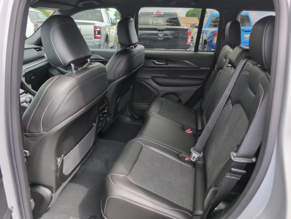 new 2025 Jeep Grand Cherokee car, priced at $43,545