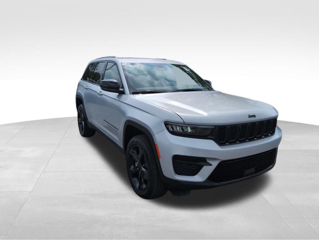 new 2025 Jeep Grand Cherokee car, priced at $43,545