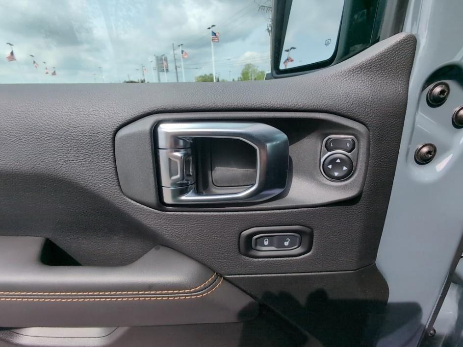new 2025 Jeep Gladiator car, priced at $52,218