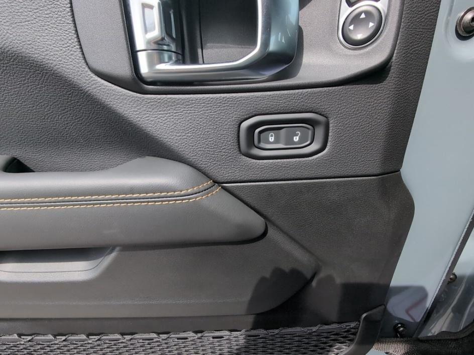 new 2025 Jeep Gladiator car, priced at $52,218
