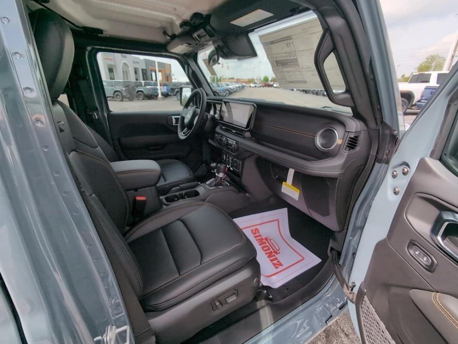 new 2025 Jeep Gladiator car, priced at $52,218