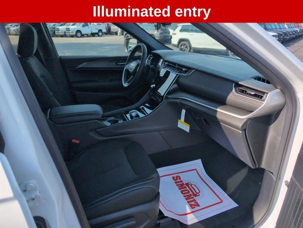 new 2025 Jeep Grand Cherokee car, priced at $41,745