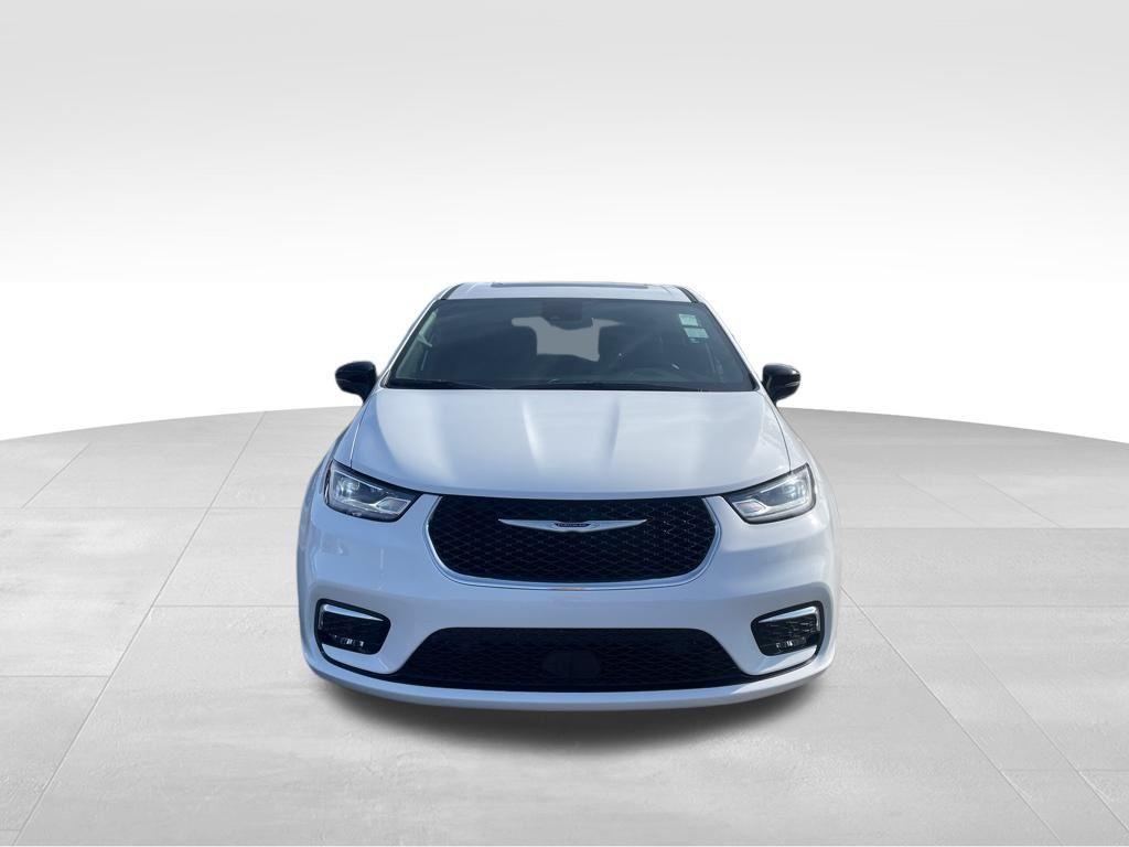 new 2026 Chrysler Pacifica car, priced at $52,852