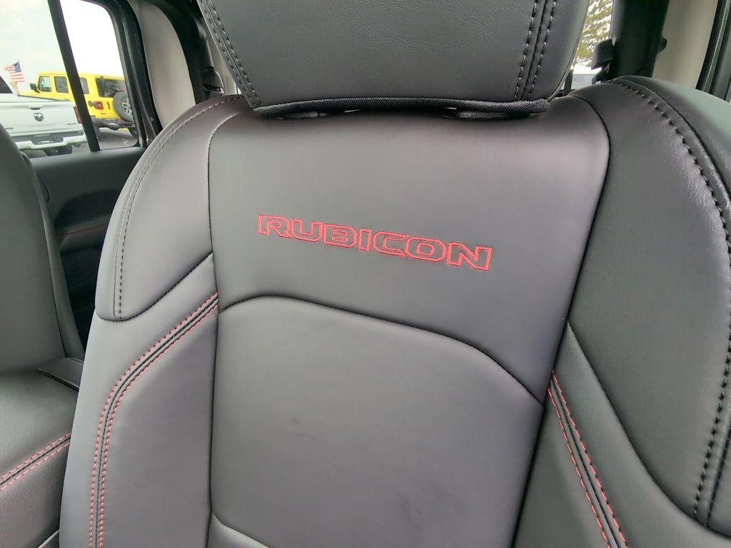 new 2025 Jeep Gladiator car, priced at $52,175