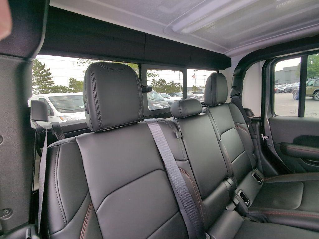 new 2025 Jeep Gladiator car, priced at $52,175