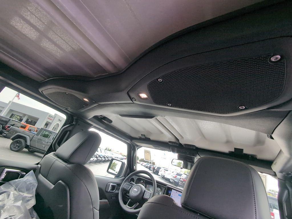 new 2025 Jeep Gladiator car, priced at $52,175