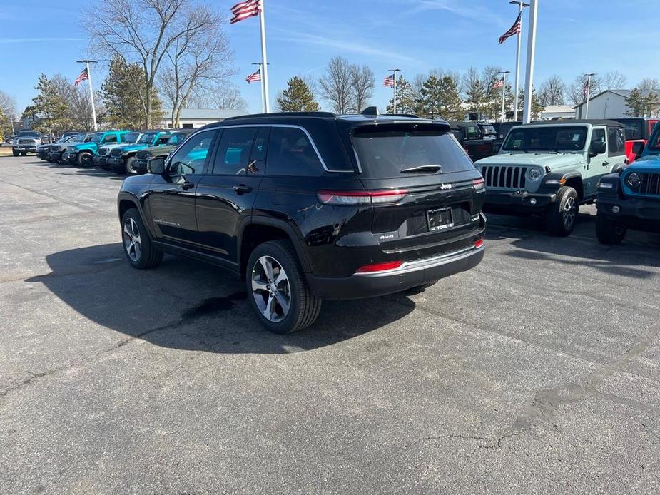 new 2024 Jeep Grand Cherokee car, priced at $47,223