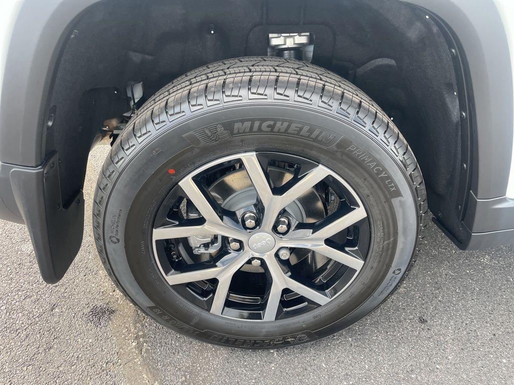 new 2025 Jeep Grand Cherokee car, priced at $48,361