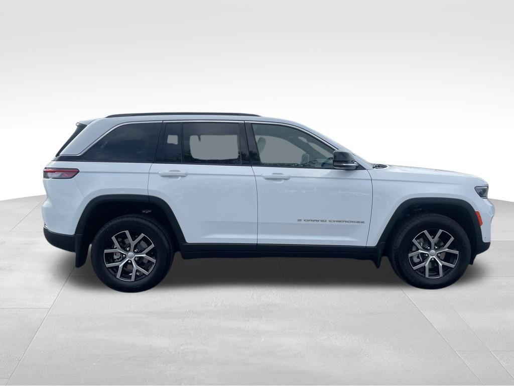 new 2025 Jeep Grand Cherokee car, priced at $48,361