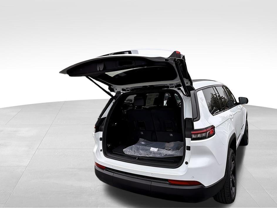 new 2025 Jeep Grand Cherokee L car, priced at $42,922