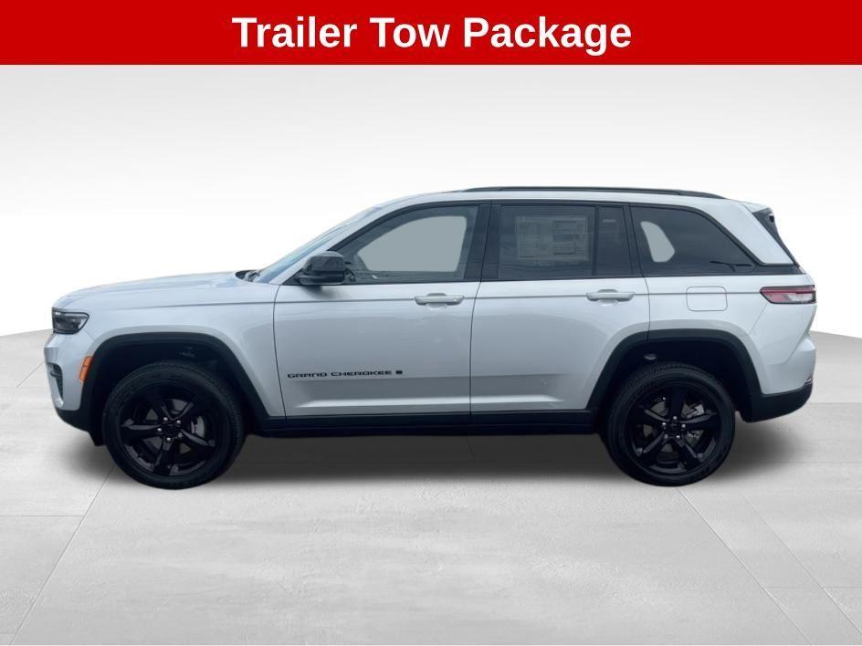 new 2024 Jeep Grand Cherokee car, priced at $43,323