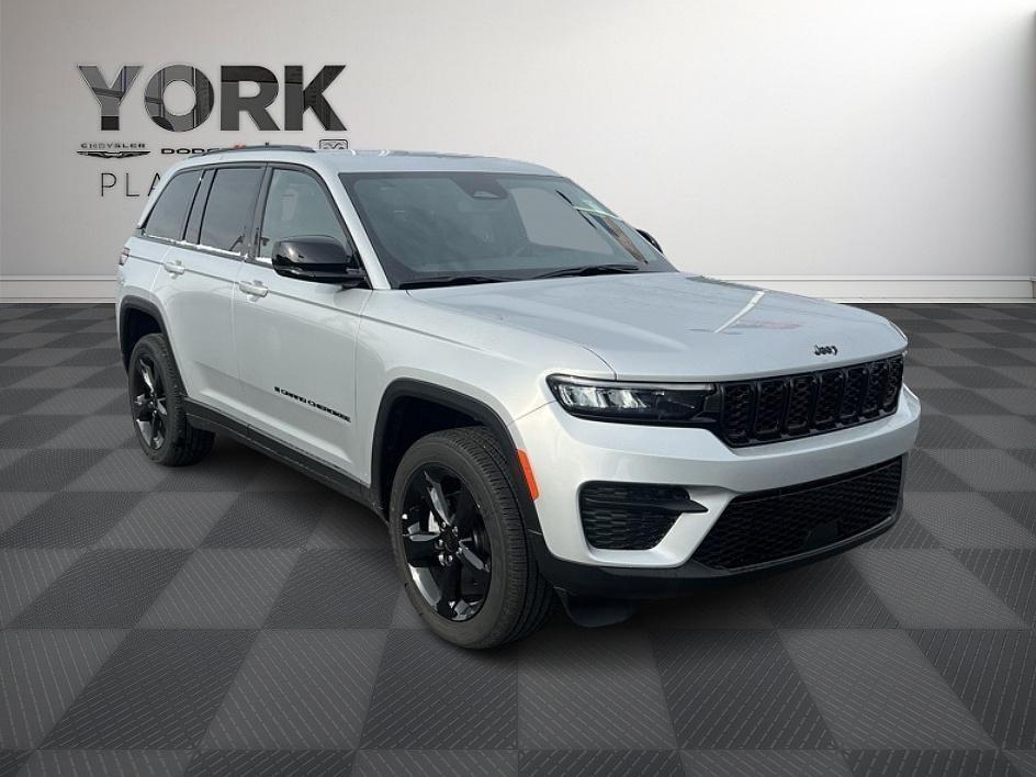 new 2024 Jeep Grand Cherokee car, priced at $39,395