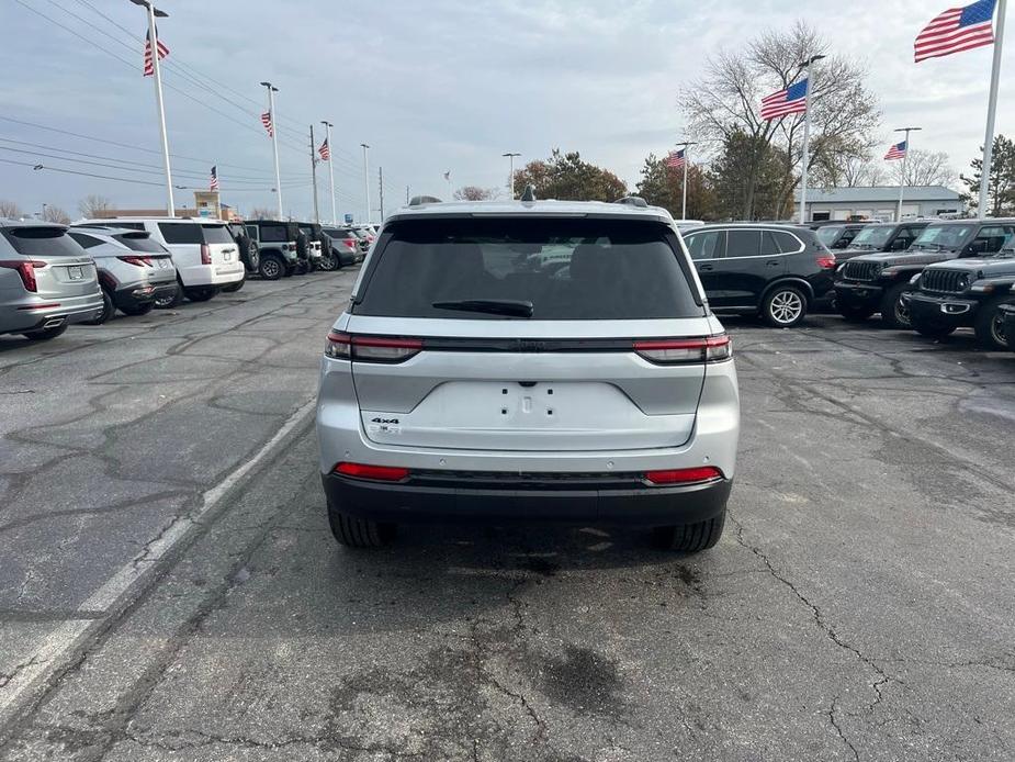 new 2024 Jeep Grand Cherokee car, priced at $39,395