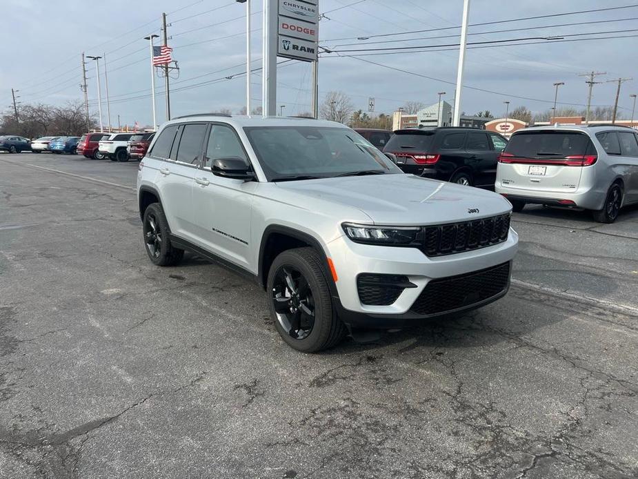 new 2024 Jeep Grand Cherokee car, priced at $39,395