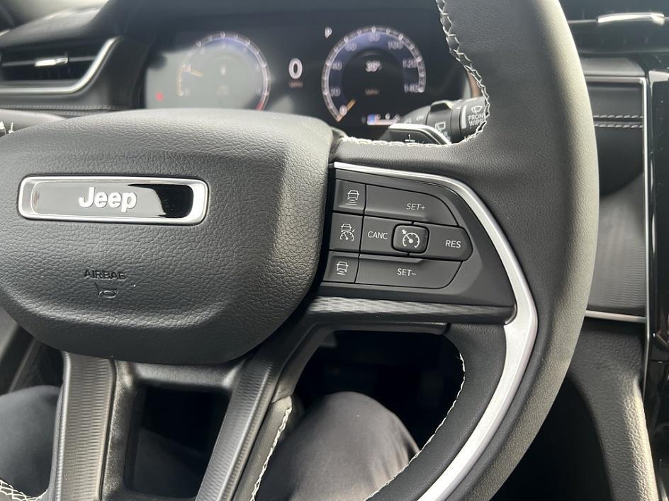 new 2024 Jeep Grand Cherokee car, priced at $39,395