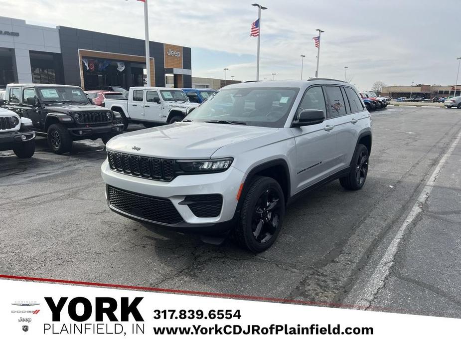 new 2024 Jeep Grand Cherokee car, priced at $39,395