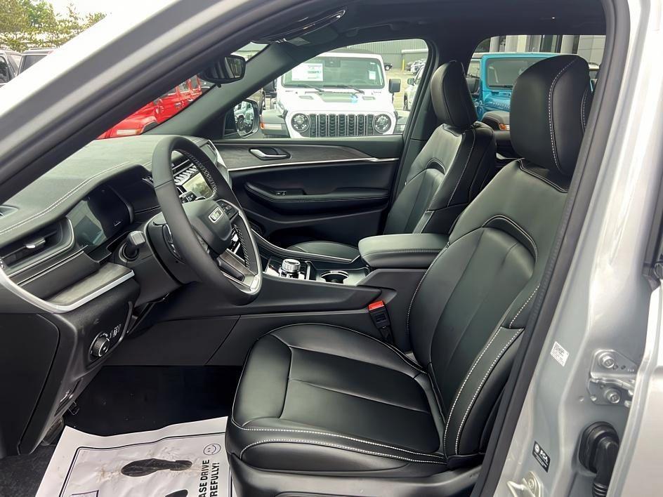 new 2024 Jeep Grand Cherokee car, priced at $52,443