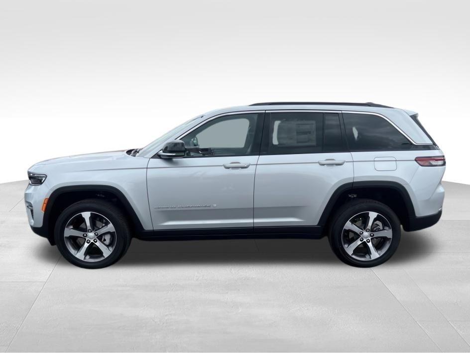new 2024 Jeep Grand Cherokee car, priced at $52,443