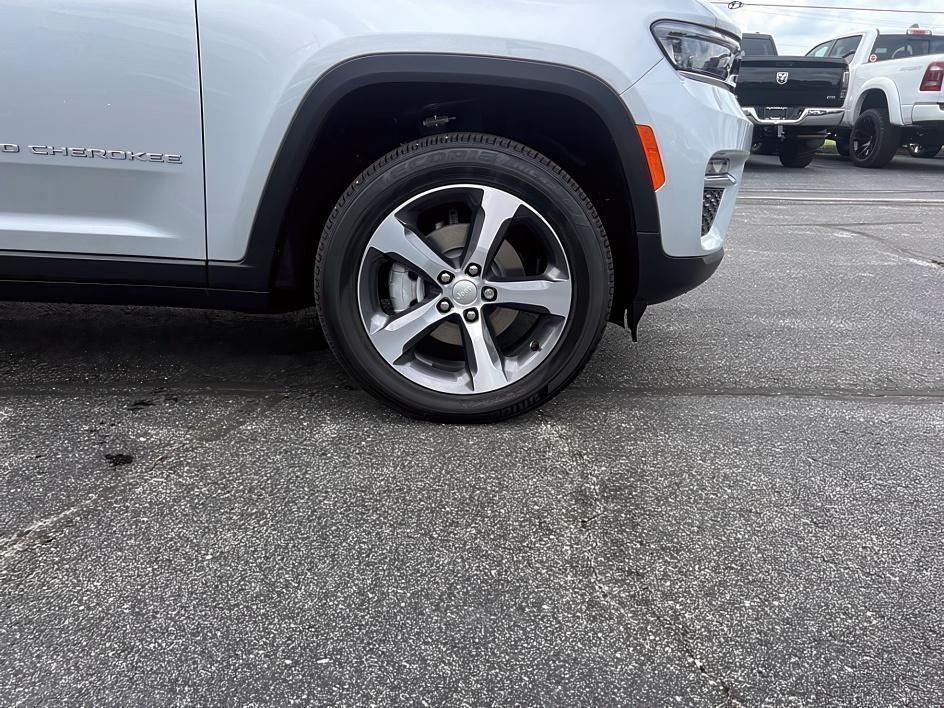 new 2024 Jeep Grand Cherokee car, priced at $52,443