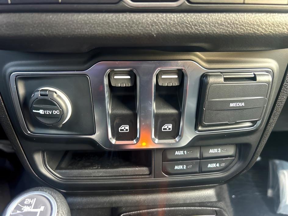 new 2025 Jeep Wrangler car, priced at $50,885