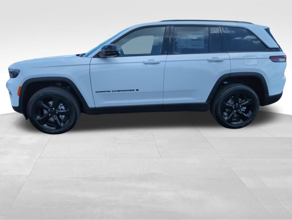 new 2025 Jeep Grand Cherokee car, priced at $44,255