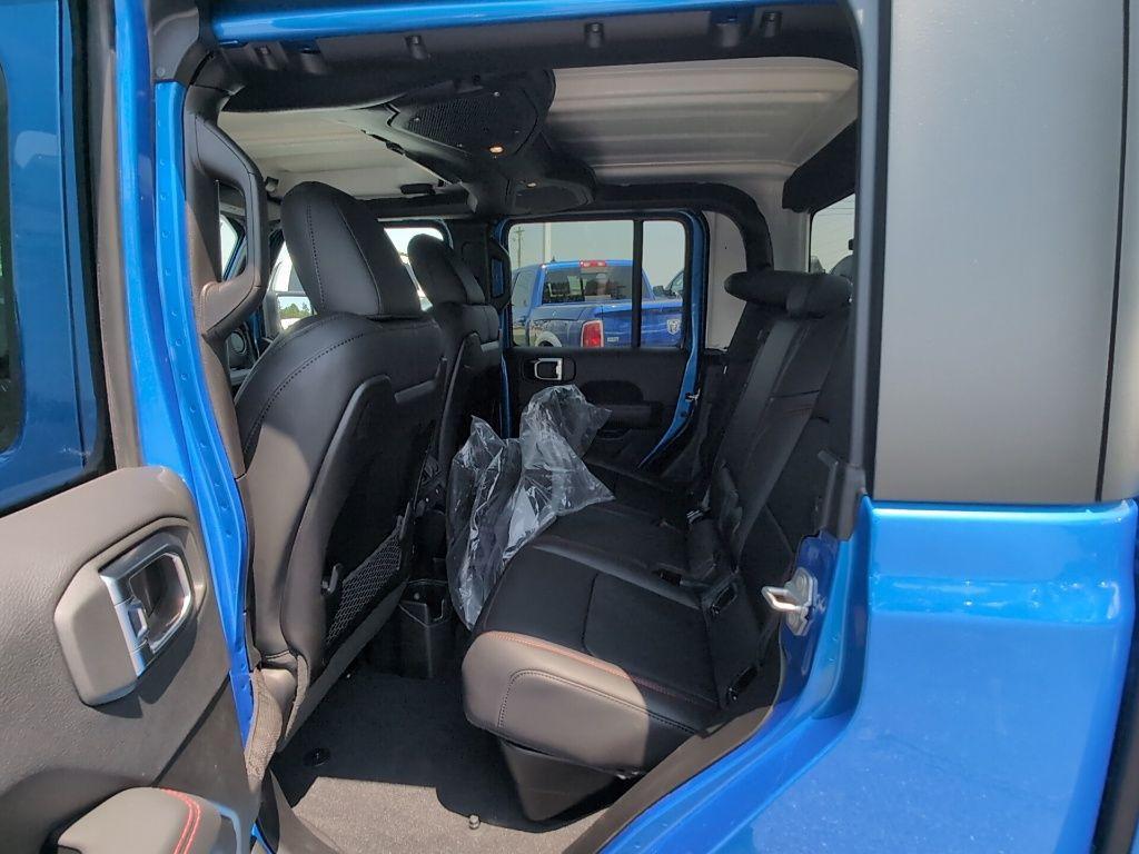 new 2025 Jeep Gladiator car, priced at $52,175