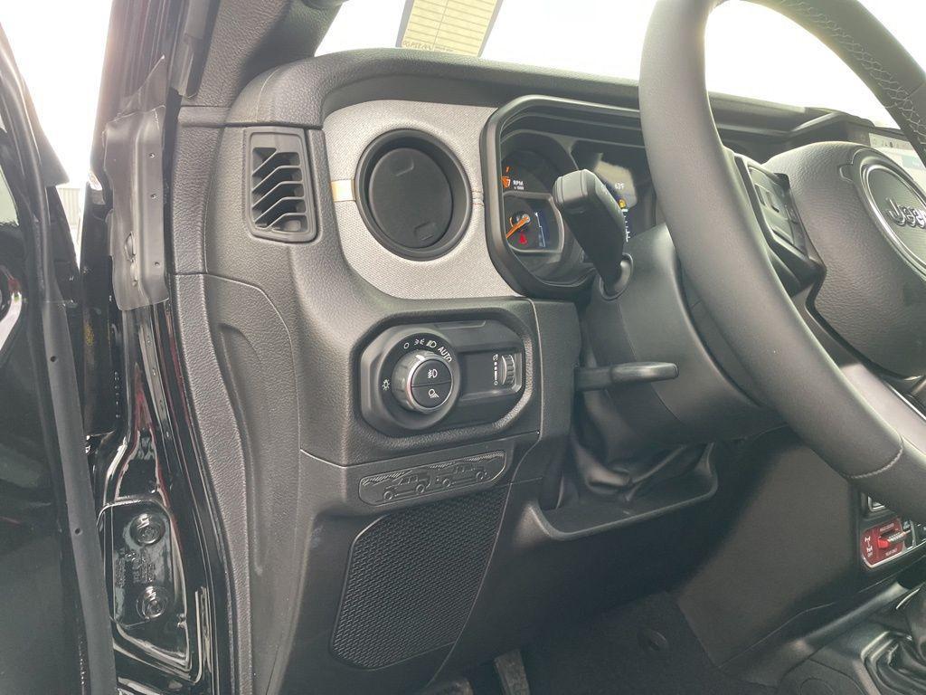 new 2026 Jeep Gladiator car, priced at $52,775