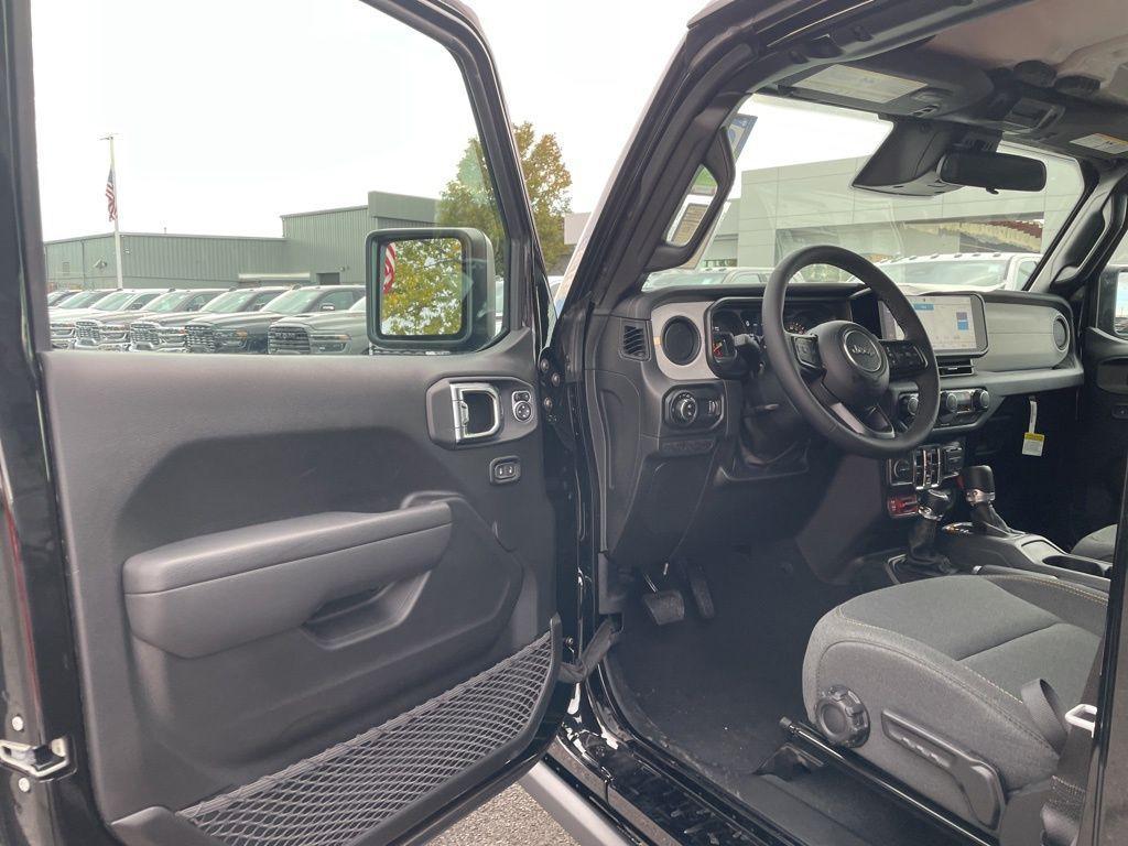 new 2026 Jeep Gladiator car, priced at $52,775