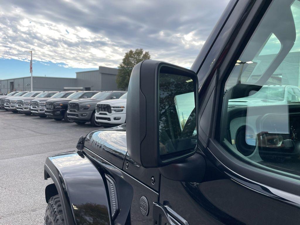 new 2026 Jeep Gladiator car, priced at $52,775