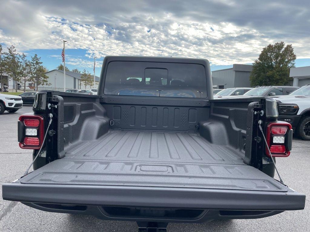 new 2026 Jeep Gladiator car, priced at $52,775