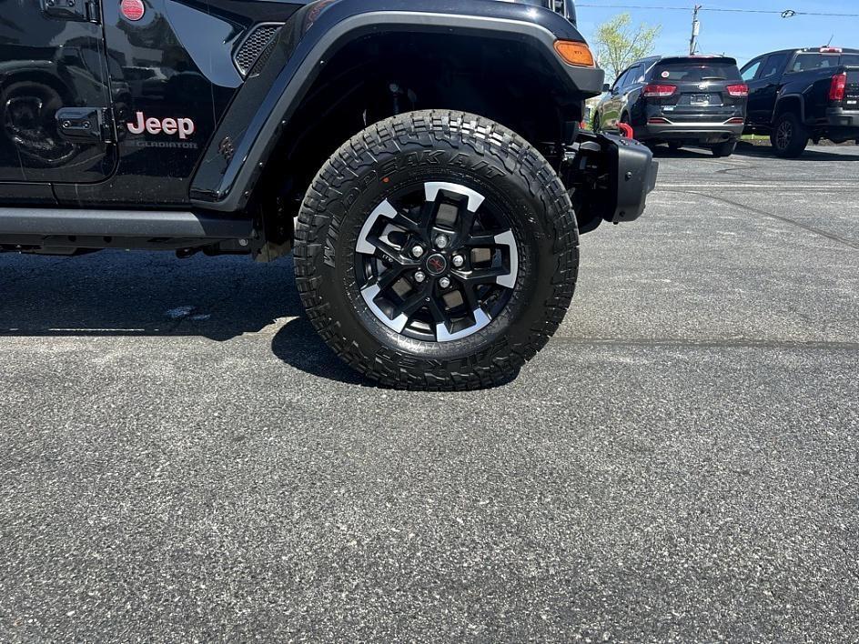 new 2024 Jeep Gladiator car, priced at $58,221