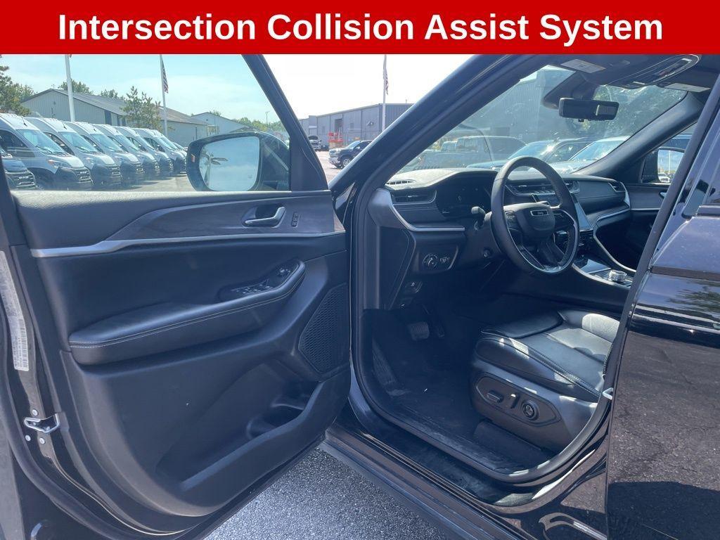 used 2024 Jeep Grand Cherokee L car, priced at $33,792