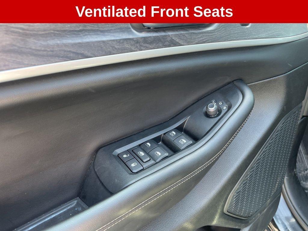 used 2024 Jeep Grand Cherokee L car, priced at $33,792